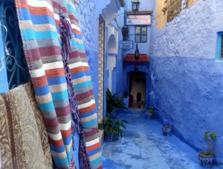 Chaouen, pueblo azul en las verdes montañas del Rif